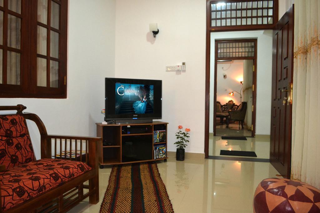 Orchidee Apartments Дехивала-Маунт-Лавиния Экстерьер фото